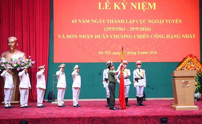 Cục Ngoại tuyến đón nhận Huân chương Chiến công hạng Nhất
