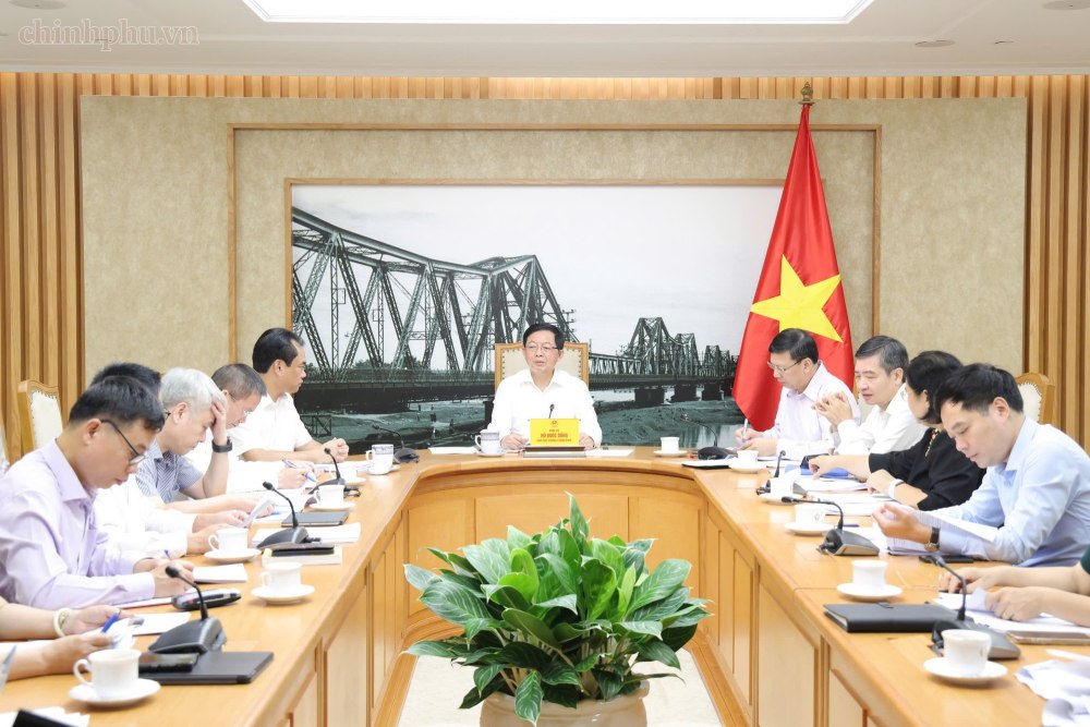 Cuộc họp về hoàn thiện hồ sơ dự án Luật Đất đai (sửa đổi). Ảnh: chinhphu.vn
