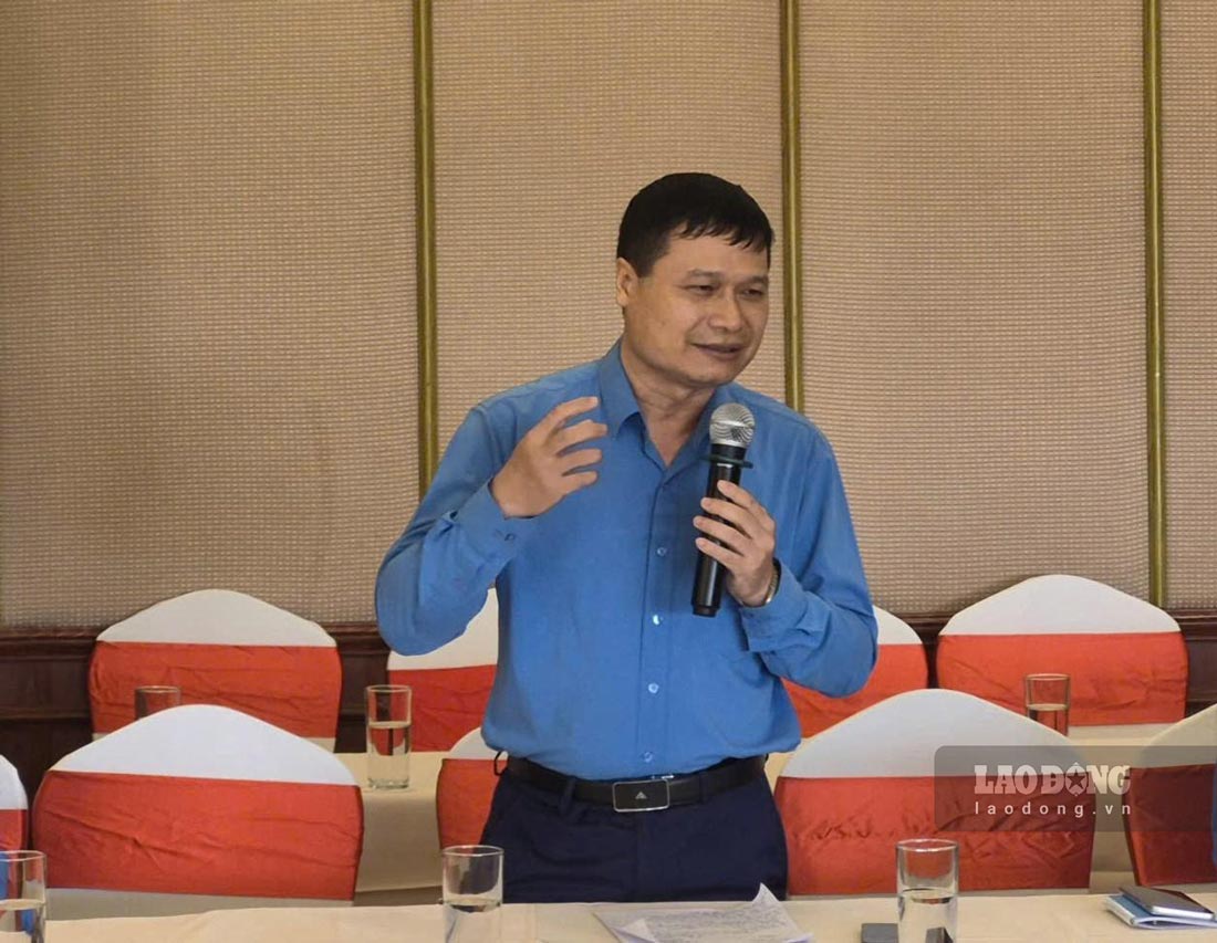 Ông Nguyễn Thanh Tùng - Phó Chủ tịch Thường trực Công đoàn Xây dựng Việt Nam - đóng góp ý kiến tại thảo luận tổ. Ảnh: Nguyễn Hùng 
