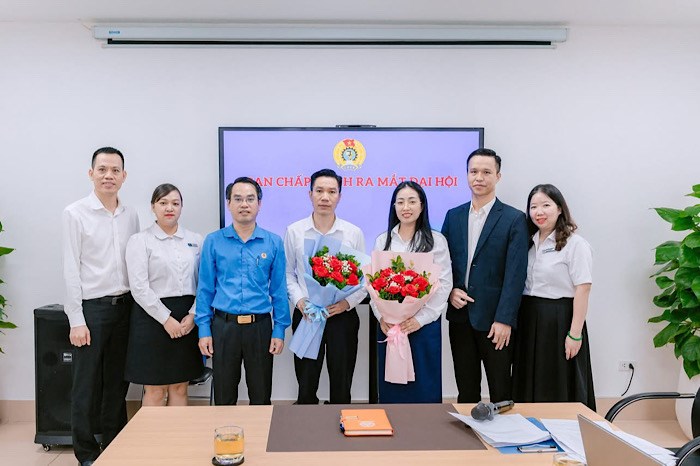 Ra mắt Ban chấp hành Công đoàn cơ sở khóa I, nhiệm kỳ 2026-2031 của Công ty cổ phần Hà An ô tô. Ảnh: Công đoàn xã Xuân Phương