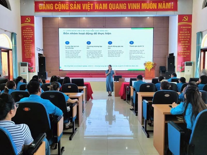 Công đoàn phường Hoàng Mai tập huấn nghiệp vụ cho cán bộ công đoàn cơ sở. Ảnh: Công đoàn Nghệ An đăng tải ngày 28.9