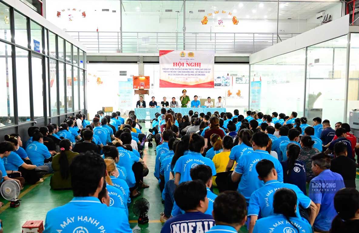 100 đoàn viên, công nhân, người lao động xã Lương Hòa tham dự hội nghị ngày 29.9. Ảnh: Huỳnh Du