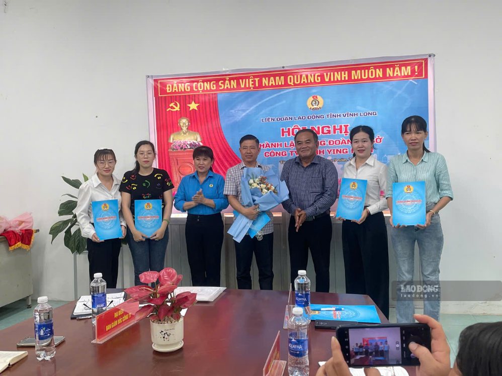 Thành lập CĐCS Công ty Ying Hsin, kết nạp 98 đoàn viên