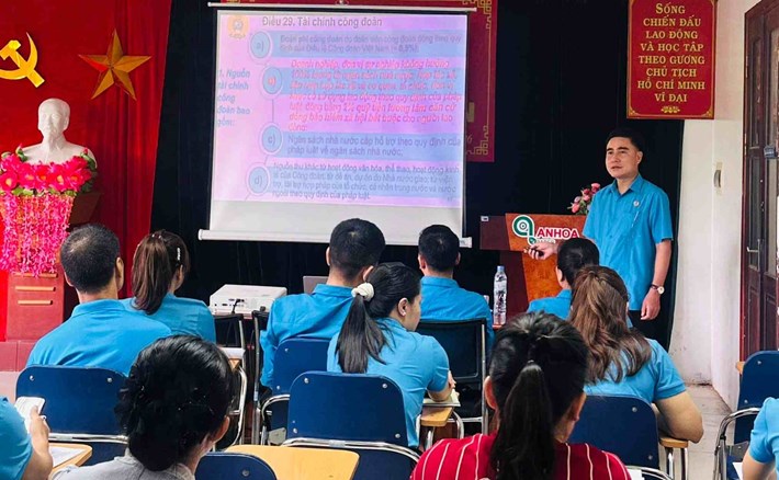 Hội nghị tập huấn nâng cao nghiệp vụ công tác công đoàn tại tỉnh Tuyên Quang. Ảnh: LĐLĐ tỉnh Tuyên Quang