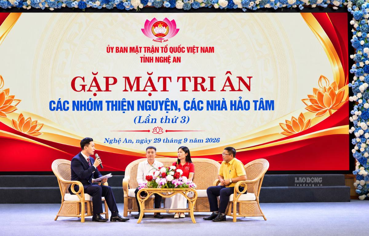 Chương trình giao lưu với các đại biểu. Ảnh: Duy Chương