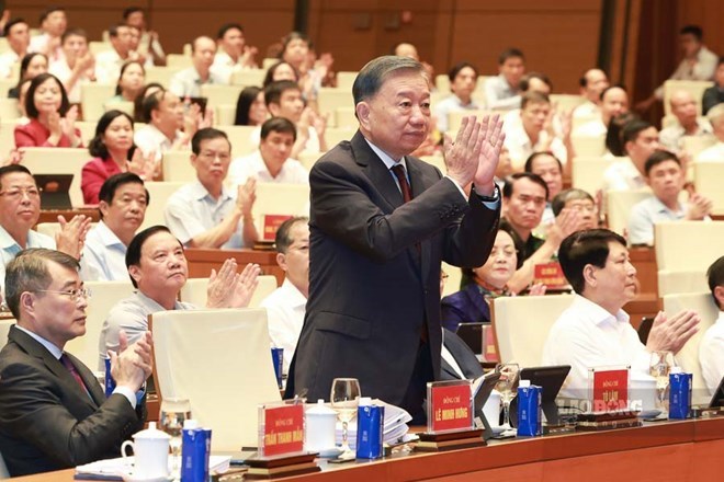 トー・ラム書記長・国家主席が、政治局のいくつかの決議、指示の研究、学習、徹底、実施に関する全国会議に出席。写真:ハイ・グエン