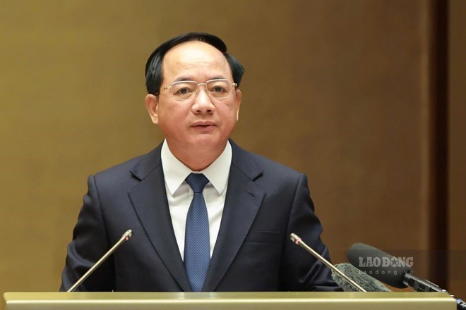 政治局委員、党中央委員会書記、中央宣伝教育委員会委員長のチン・ヴァン・クエット氏が、専門テーマ「新たな発展段階におけるホーチミン思想、道徳、方法、ライフスタイルの学習と実践を促進するための政治局指令第07号の中心的かつ核心的な内容」を発表しました。写真:ハイ・グエン.
