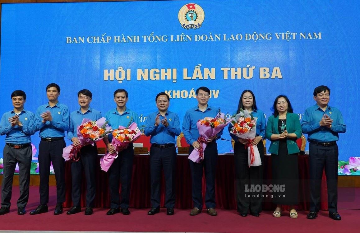 Bầu bổ sung các ủy viên Ban Chấp hành và Ban Thường vụ Tổng LĐLĐVN khóa XIV