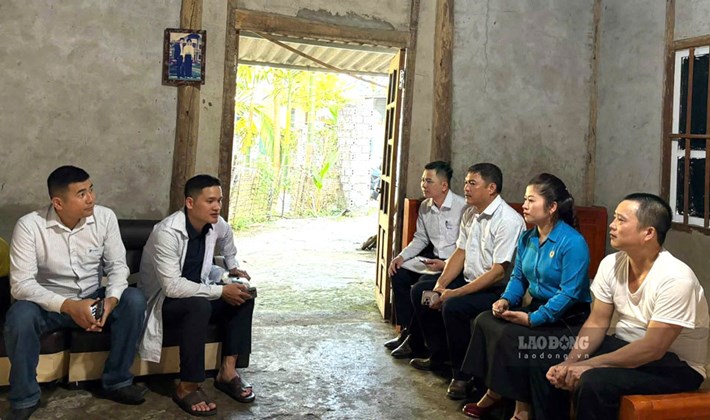 Công đoàn tiếp sức hộ nghèo vùng cao bước vào “thế giới số”. Ảnh: An Vi