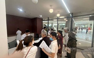 Đề xuất giảm mức đóng BHYT. Ảnh: Hà Lê