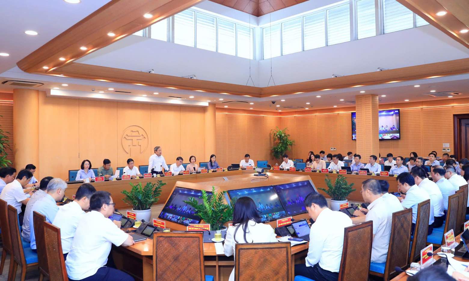 Phiên họp thường kỳ tháng 9.2026 để xem xét một số nội dung thuộc thẩm quyền của tập thể UBND TP Hà Nội. Ảnh: Phạm Linh