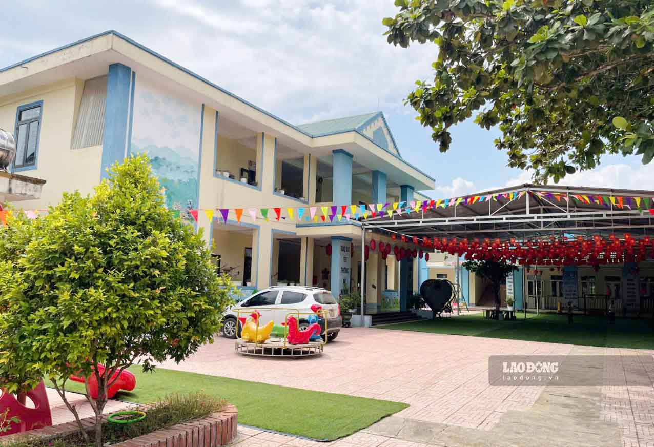 Dãy nhà học 2 tầng 4 phòng mà Quỹ Xã hội từ thiện Tấm lòng Vàng tài trợ xây dựng. Ảnh: Trần Tuấn