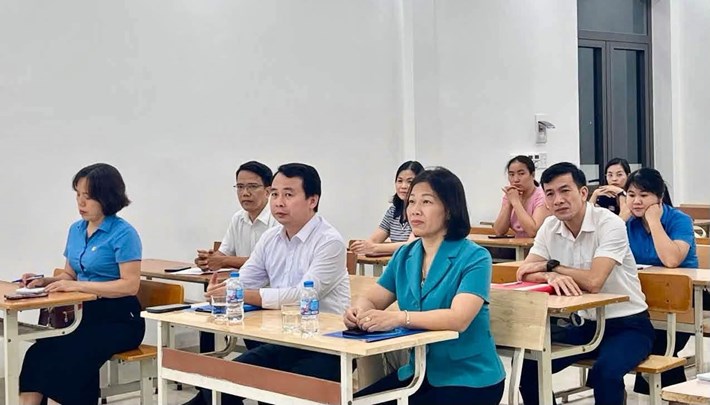 Opening of Chinese class for grassroots trade union officials. Photo: Thai Nguyen Trade Union