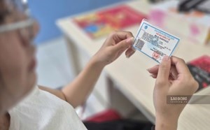 Bị công ty nợ BHYT, người lao động có thể được hoàn toàn bộ tiền khám bệnh. Ảnh: Đình Trọng
