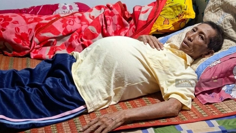 LD26212: Persistent serious illnesses, poor man helplessly watches his wife and children in distress