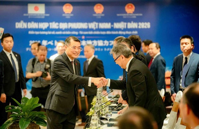 Politburo Member, Prime Minister Le Minh Hung welcomes delegates and investors to attend the Vietnam - Japan Local Cooperation Forum 2026. Photo: Hue City People's Committee