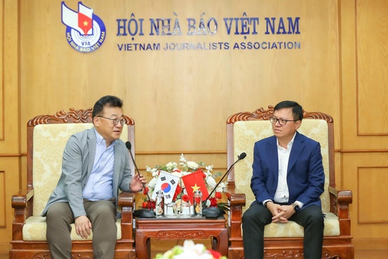 Korean Journalists Association visits Vietnam Journalists Association