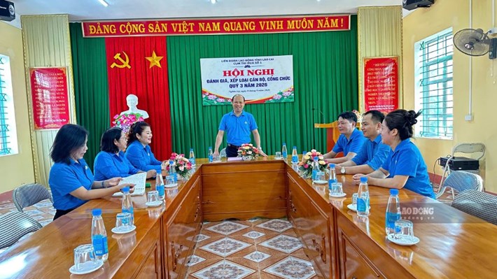 Emulation Cluster No. 1 Lao Cai organizes a conference to evaluate and rank cadres and civil servants in the third quarter of 2026 on the morning of September 8. Photo: An Vi