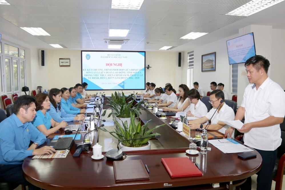Son La Provincial Labor Federation coordinates to implement insurance policies