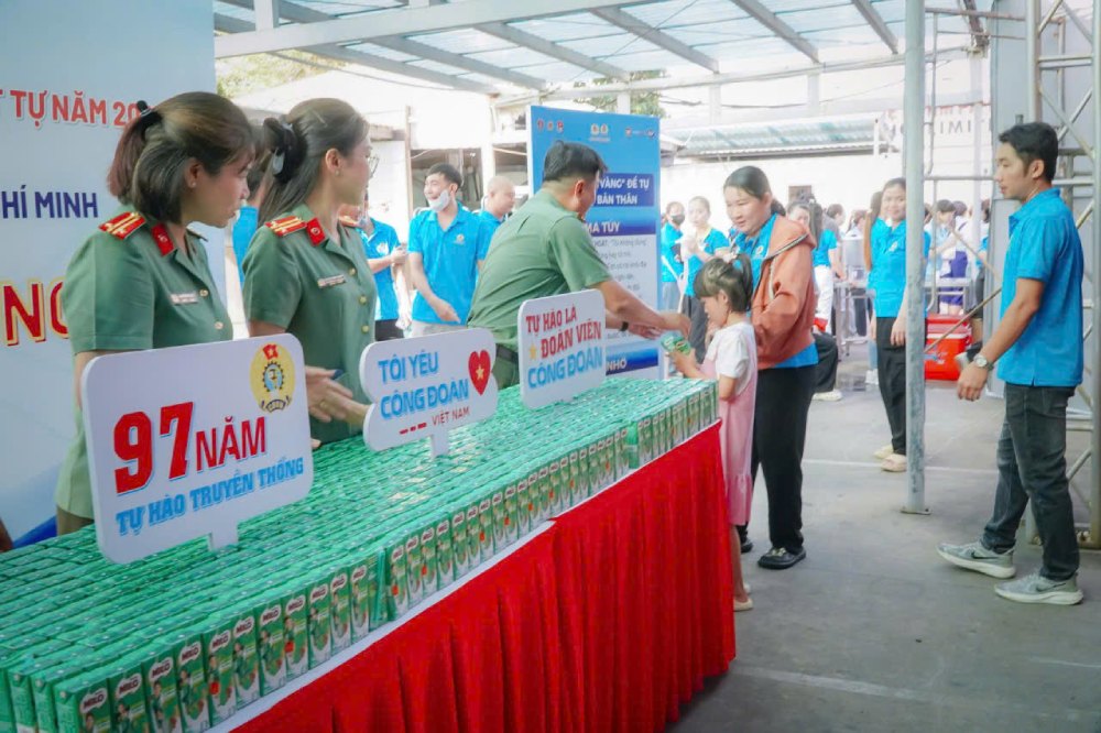 Hiệu quả mô hình tuyên truyền pháp luật kết hợp chăm lo đời sống công nhân