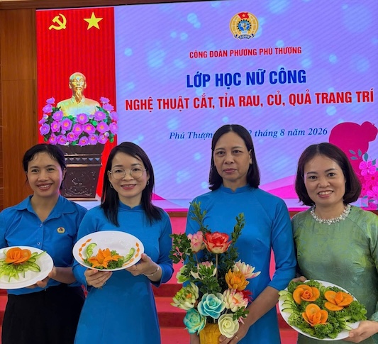 Công đoàn phường Phú Thượng tổ chức chuỗi hoạt động dành cho nữ đoàn viên